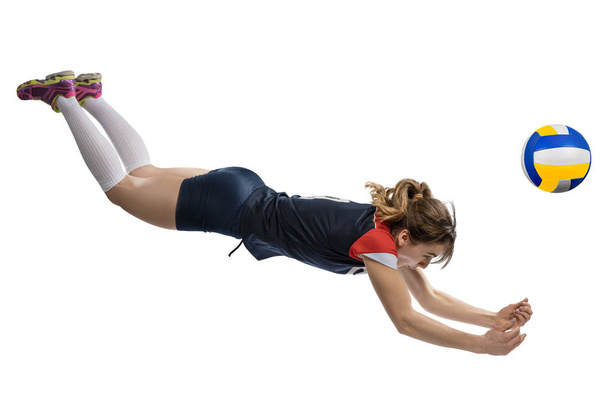 Jogadora de voleibol feminina atingindo a bola no chão isolada
 - Foto, Imagem
