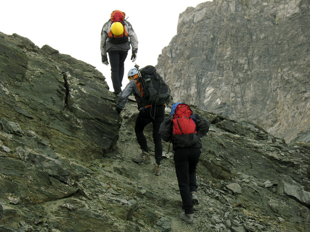 Hiker in Caucasus mountains - Foto, Imagen