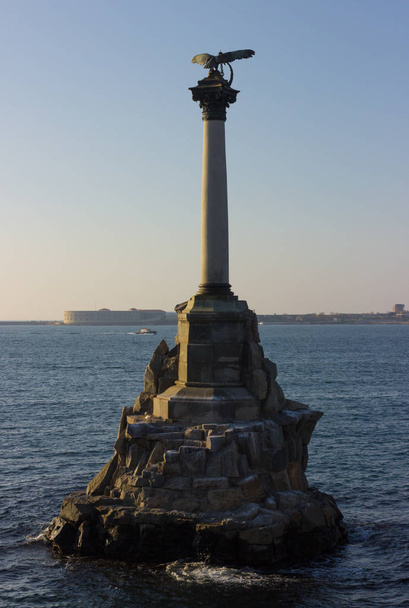 Monument in sea Statue Summer day - Фото, зображення
