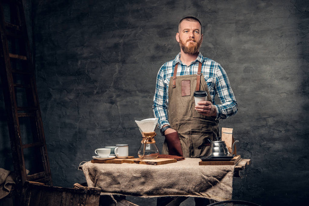 Bearded man with coffee machine - Photo, Image