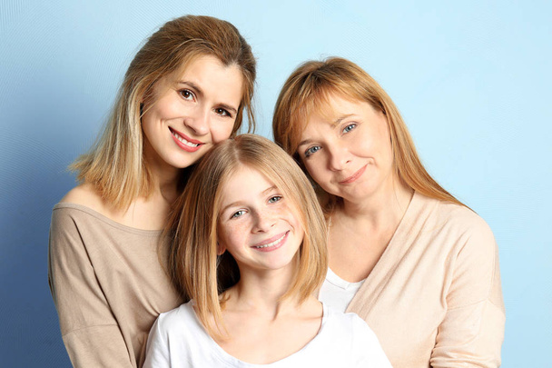 girl with mother and granny  - Foto, imagen