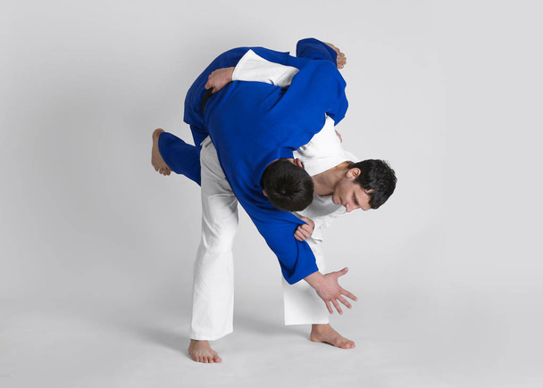 Men practicing martial arts - Foto, imagen