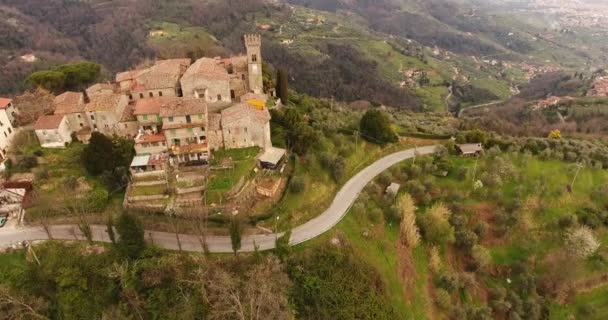 Luftaufnahme, eine alte kleine Stadt in der Toskana, Italien, 4k - Filmmaterial, Video