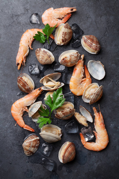 Fresh scallops and shrimps - Photo, Image