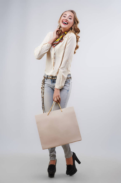 Girl with shopping bags - Foto, Imagem