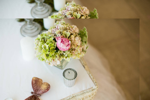 Masanın üzerine çiçek düğün dekorasyon - Fotoğraf, Görsel