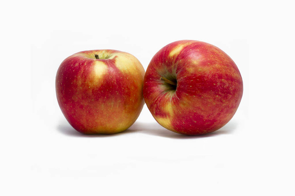 яблуко ізольоване на білому фоні
 - Фото, зображення