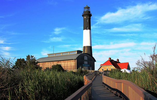 Vue du phare de Fire Island depuis la promenade
 - Photo, image