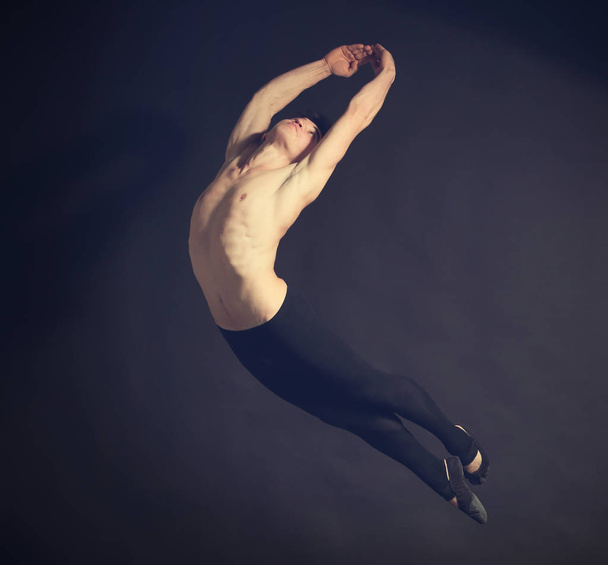 Handsome ballet dancer - Photo, Image