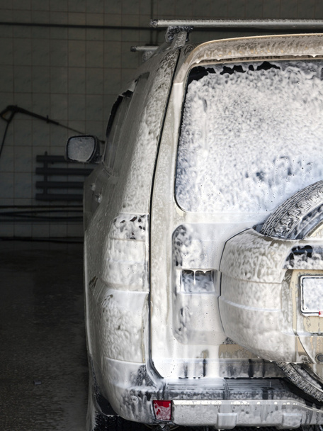 Car at the car wash - Foto, Imagen