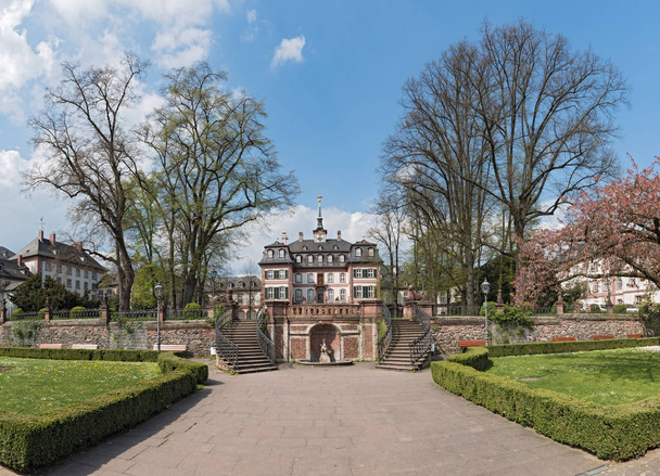 Palazzo Bolongaro nel Bolongaropark di Francoforte Hoechst
 - Foto, immagini