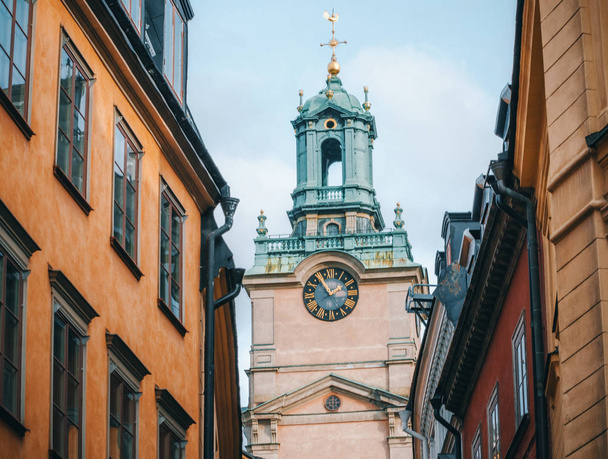 Kathedraal van Saint Nicholas Storkyrkan klokkentoren, Stockholm, Zweden - Foto, afbeelding