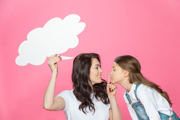Mother and daughter with speech bubble  - 写真・画像