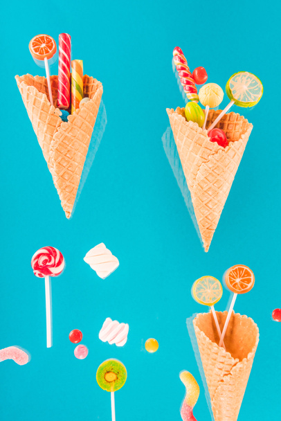 waffle cones and candies - Foto, Imagem