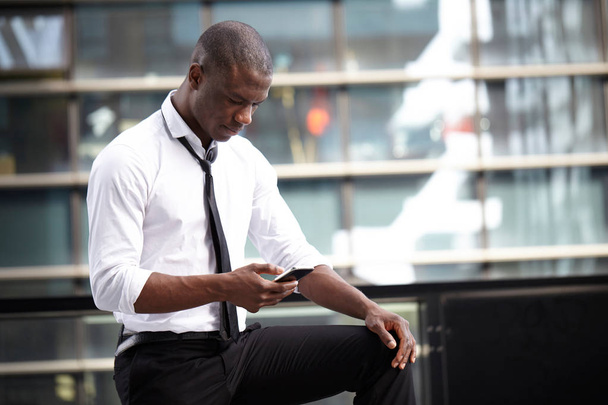 young african american businessman using smart phone - Foto, Imagem