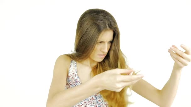 Woman deciding to cut all her hair off - Filmagem, Vídeo