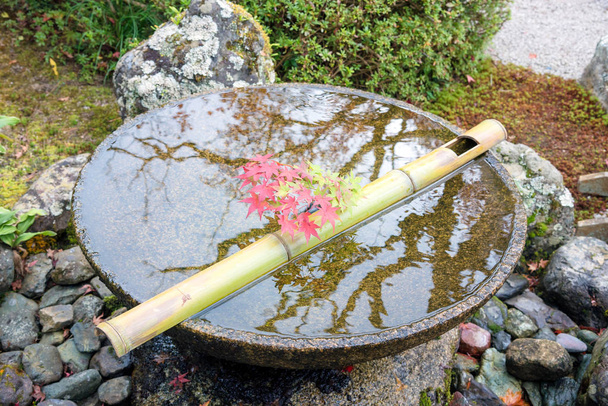 Ιαπωνικό κήπο zen για χαλάρωση ισορροπία και αρμονία πνευματικότητα - Φωτογραφία, εικόνα