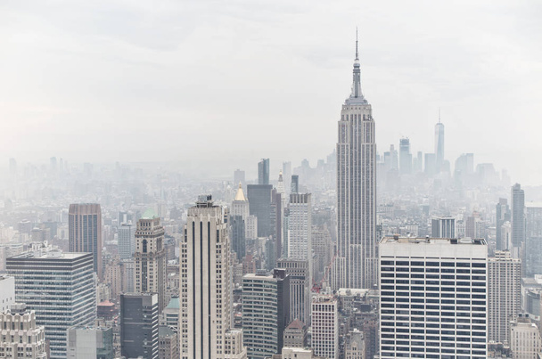 Día nuboso en Nueva York
 - Foto, Imagen