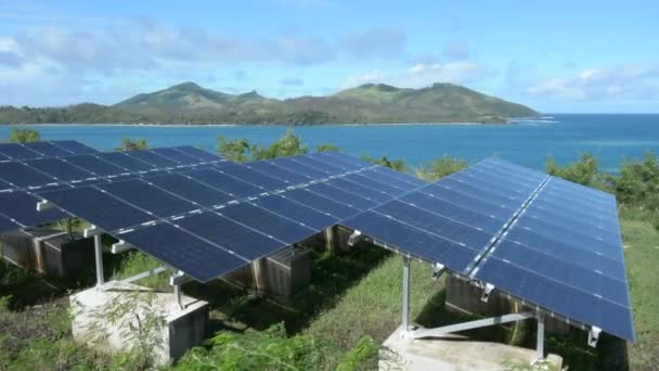 Solarmodule auf abgelegener Insel in Fidschi - Filmmaterial, Video