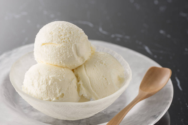 コールドのおいしいアイス クリーム バニラ - 写真・画像
