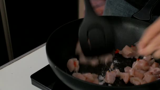  Stir Fried Chicken piersi - Materiał filmowy, wideo