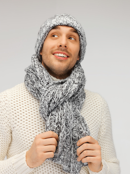 Handsome man in warm sweater, hat and scarf - Foto, immagini