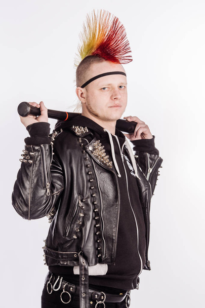 Portrait of punk rocker with Mohawk hairstyle holding baseball b - Fotoğraf, Görsel