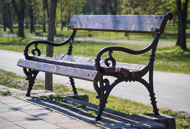 lavička v parku - Fotografie, Obrázek