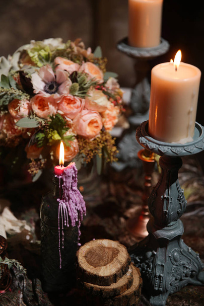 vintage candlesticks with bouquet - Valokuva, kuva