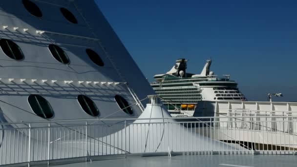 vista desde la cubierta del crucero
 - Metraje, vídeo