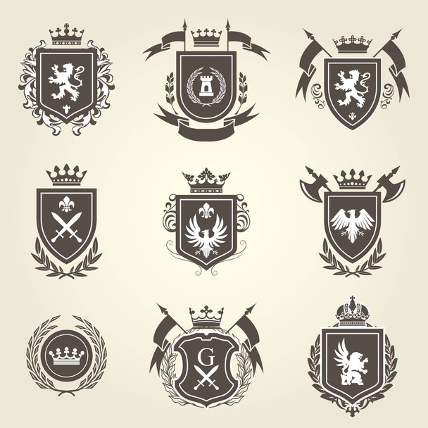 Knight coat of arms and heraldic shield blazons - Vettoriali, immagini