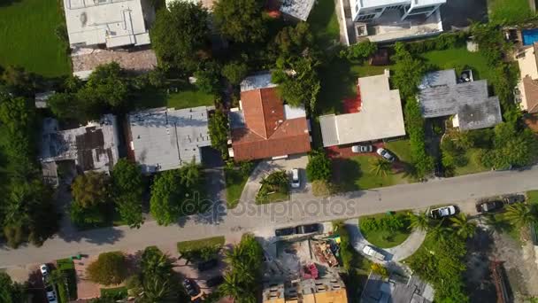 Bir dron evler üzerinde uçan - Video, Çekim