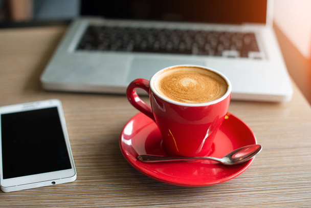 latte coffee in red cup - Fotografie, Obrázek