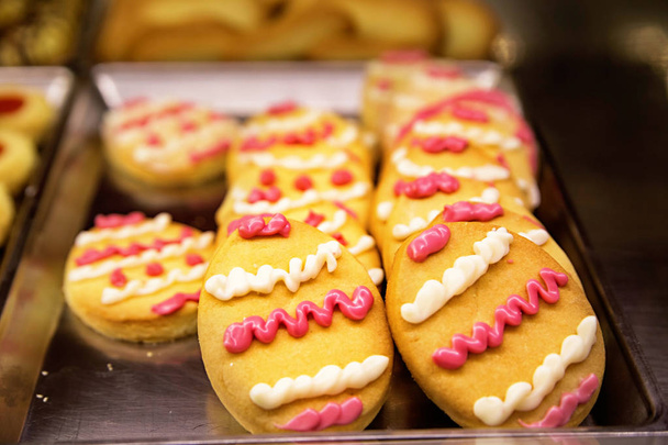 Кондитерская с различными сладостями
 - Фото, изображение