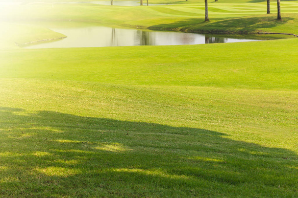 Krajobraz lato piękne pole golfowe - Zdjęcie, obraz