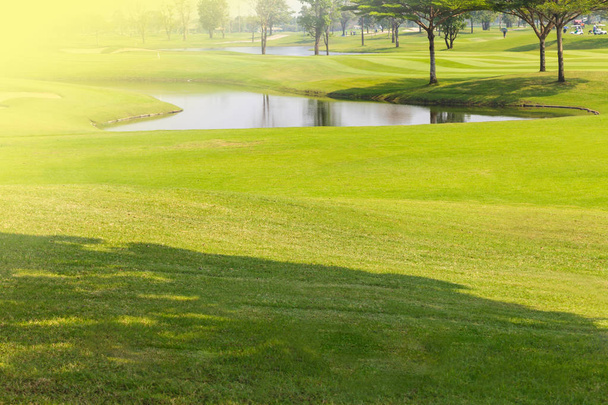 Krásné golfové hřiště letní krajina - Fotografie, Obrázek