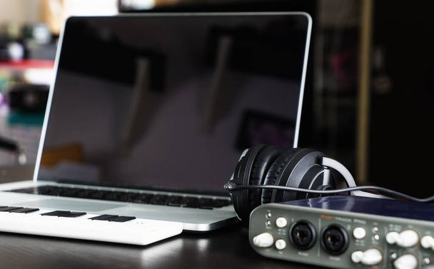 Computador Música Home instalação equipamento de gravação estúdio
 - Foto, Imagem