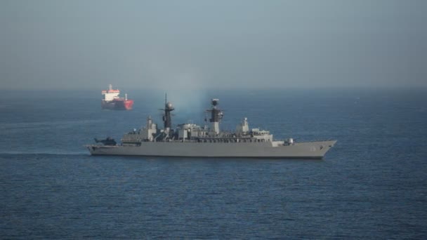 Πολεμικό πλοίο στη θάλασσα - Πλάνα, βίντεο