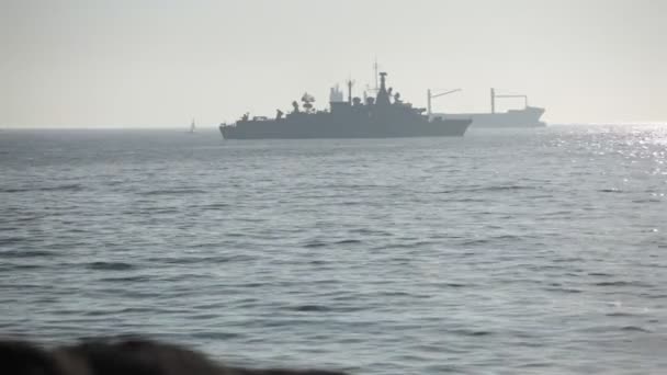 Válečná loď na moři - Záběry, video