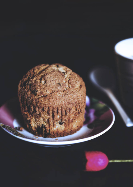 Gluten Freen muffin with dark unsweetened chocolate beans, - Фото, зображення