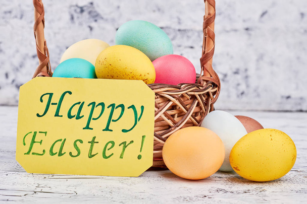 Mutlu Paskalya kartı, boyalı yumurta. - Fotoğraf, Görsel
