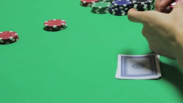Apuestas fichas para la mesa de póquer
 - Imágenes, Vídeo