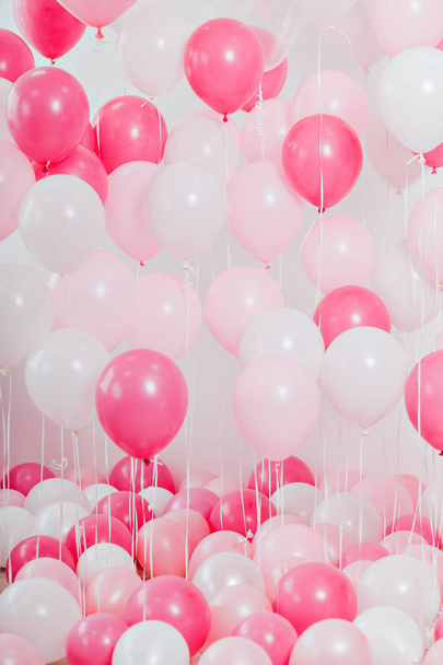 The room with pink balloons - Φωτογραφία, εικόνα