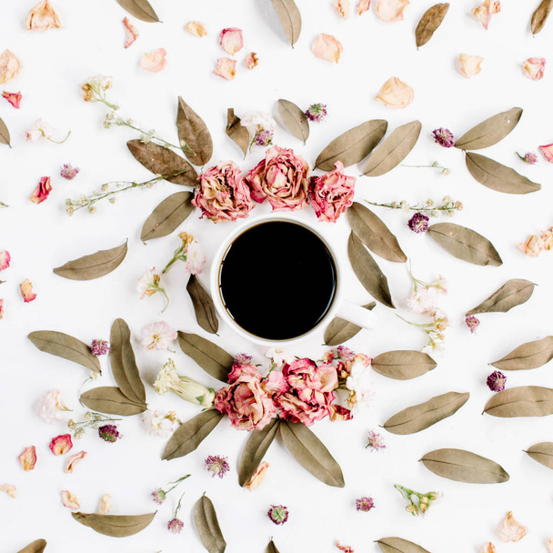 Round frame wreath pattern with roses, coffee cup, pink flower buds - Photo, Image