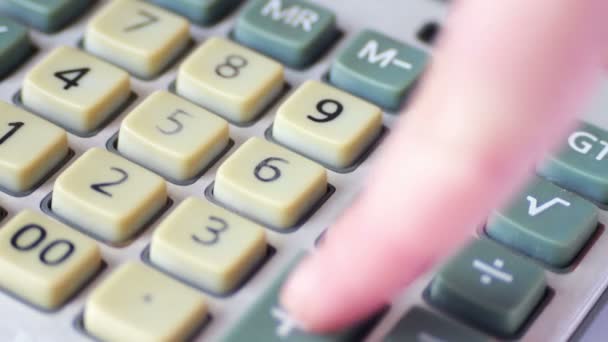 régi számológép közelről - Felvétel, videó