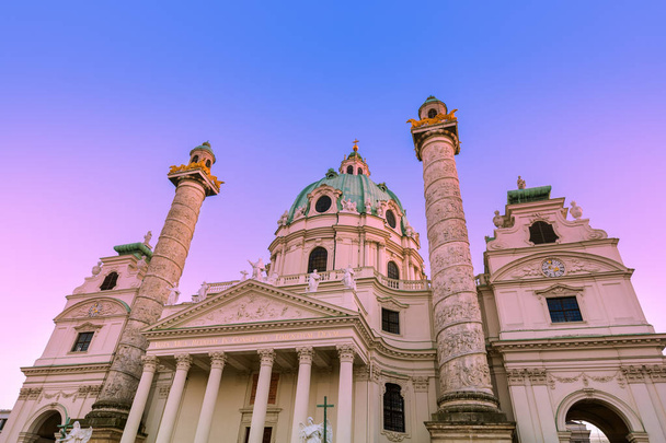 Church Karlskirche in Vienna Austria - Фото, изображение