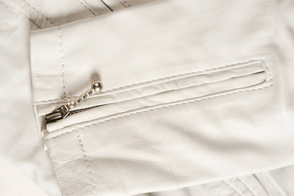 White leather jacket zipper. Macro leather jacket zipper and details - Foto, Imagem
