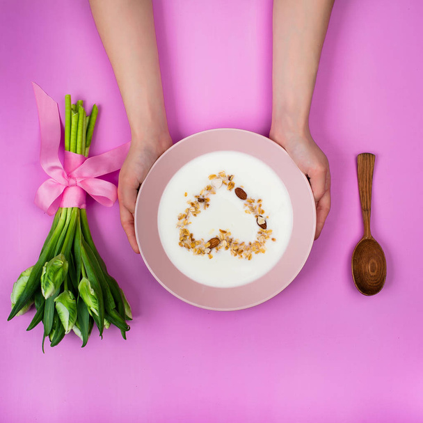 cereal bowl and flowers - Foto, imagen
