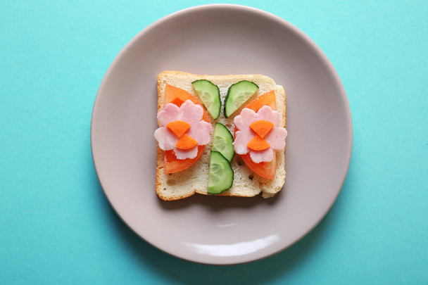 Plate with funny sandwich  - Foto, imagen