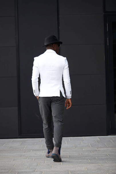 Good looking young black man in trendy clothes - Foto, Imagem